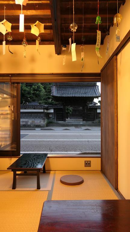 Teramachiya Wind Bell Temple Guest House Kanazawa Esterno foto